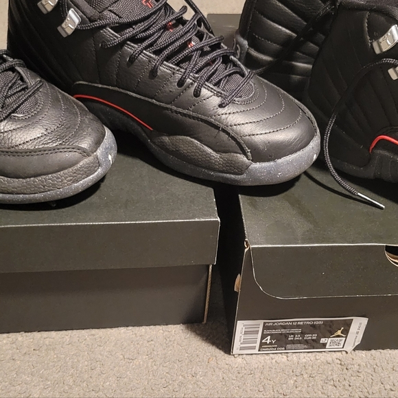 Boys GS Jordan 12 Retro - Picture 3 of 3